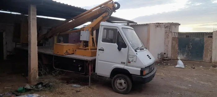 J'ai matériel a louer , manutentionnaire et camion nacelle, 