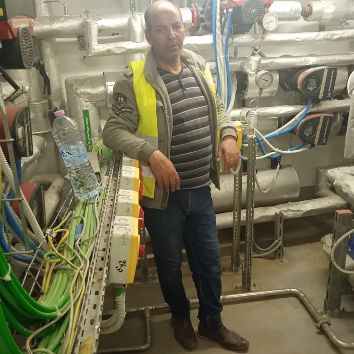 Je suis technicien supérieur en electricité batiment et indu