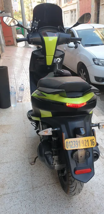 livraison avec moto 
poids jusqu'à 40kg
rapidité et effica