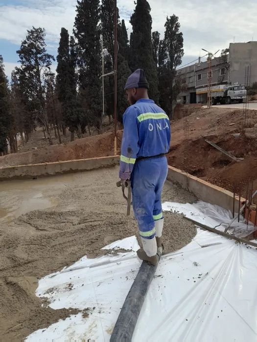 J'ai 15 ans d'expérience dans le domaine de la construction.