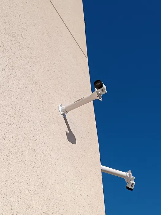 nous sommes une entreprise de télésurveillance et d'électric