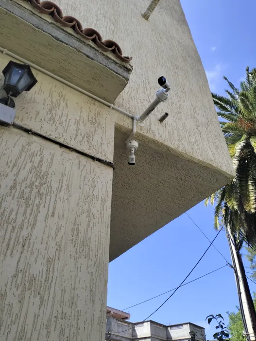 Installation caméra de surveillance et système d'alarme 
in