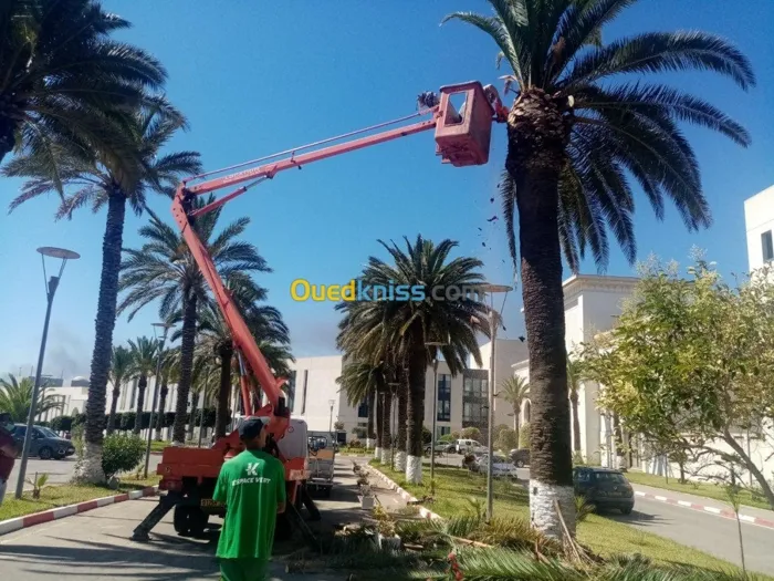 Ponçage Lustrage, et nettoyage  jardinage, avec  des Prix im