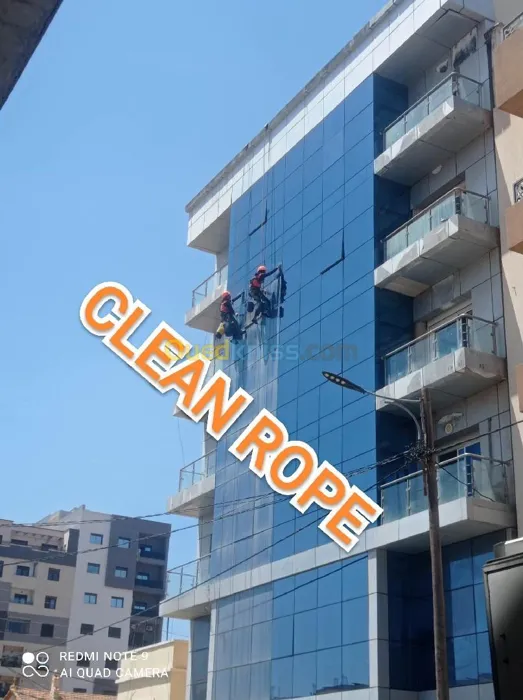 Nettoyage des façades vitre en hauteur 
La société CLEAN ROP