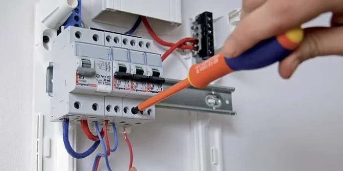 Installation électrique avec mise en conformité ou dépannage