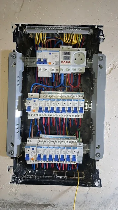 Élictricien bâtiment 
5 ans éxperience