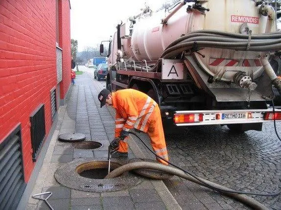 Service nettoyage Débouchage de canalisation et curage vidan