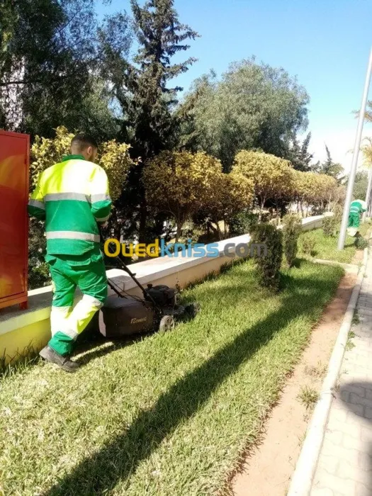 Ponçage Lustrage, et nettoyage  jardinage, avec  des Prix im