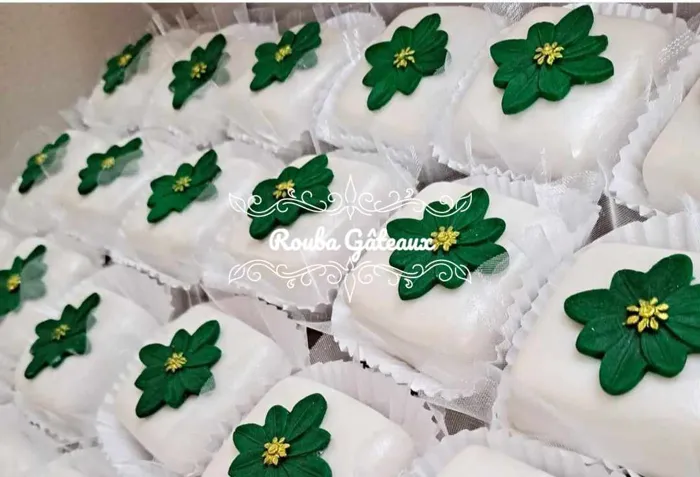 Gâteau traditionnel  et Sallés
 صفحتنا تقدم  لكم مزيجًا من 